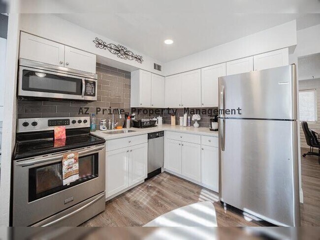 Building Photo - 3031 S Rural Rd