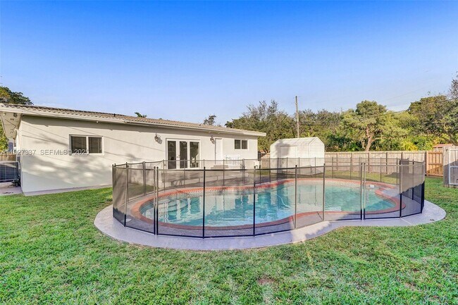 Building Photo - 1102 Meadow Lark Ave