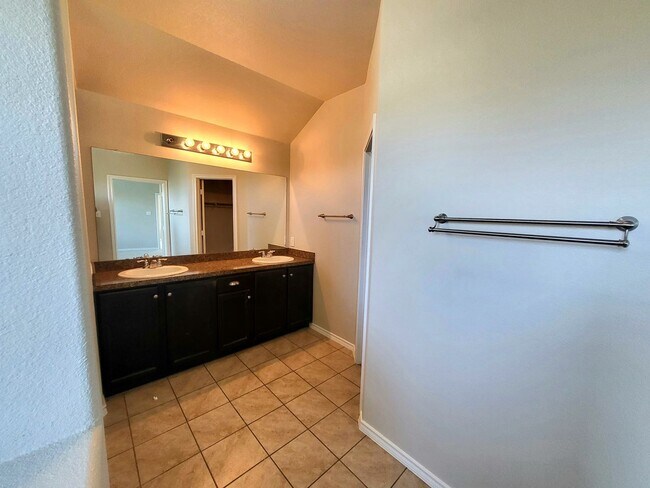 Building Photo - 7017 Mohegan Dr