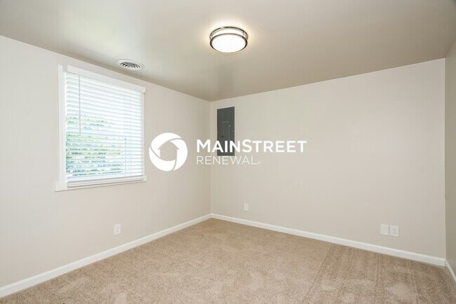 Building Photo - 4 Bedroom Pet-Friendly Home in OLD HICKORY, TN with Main Street Renewal