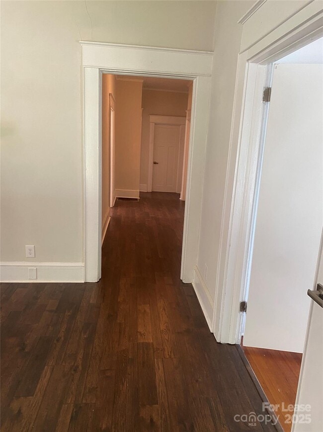 Building Photo - 514 Everette St