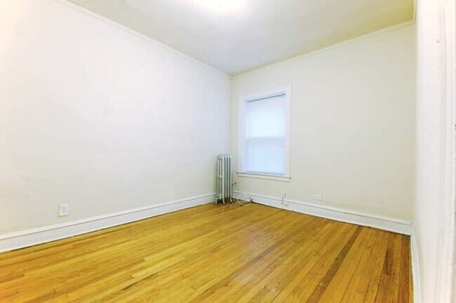 Building Photo - 1335 W Touhy Ave