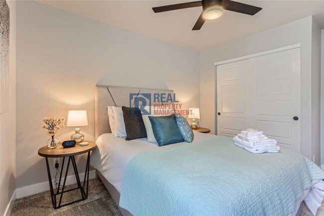 Building Photo - 8375 Holman St