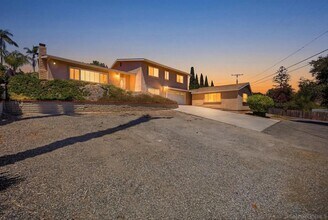 Building Photo - 352 Beaumont Dr