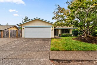 Building Photo - 4BD, 2.5BA Home located in the desirable C...