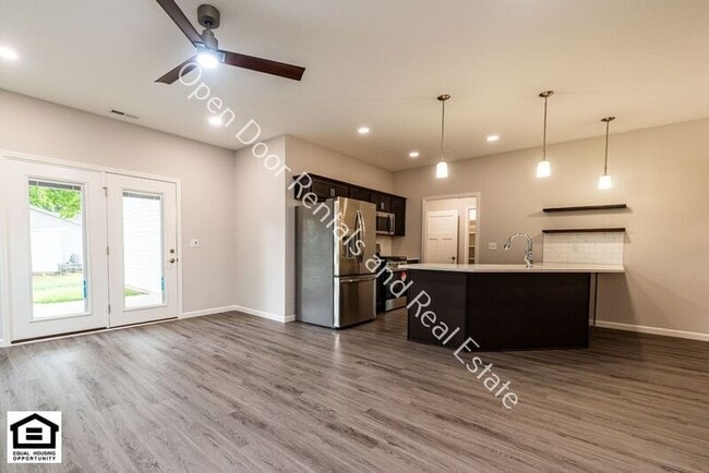 Building Photo - 307 Toledo St