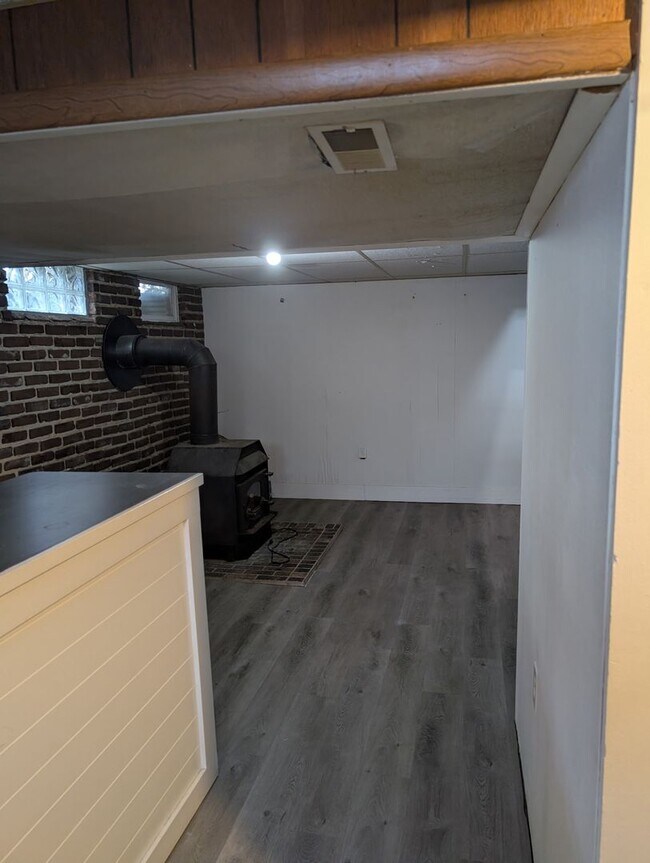 Building Photo - 4BD/2BA - University View - 1 car garage