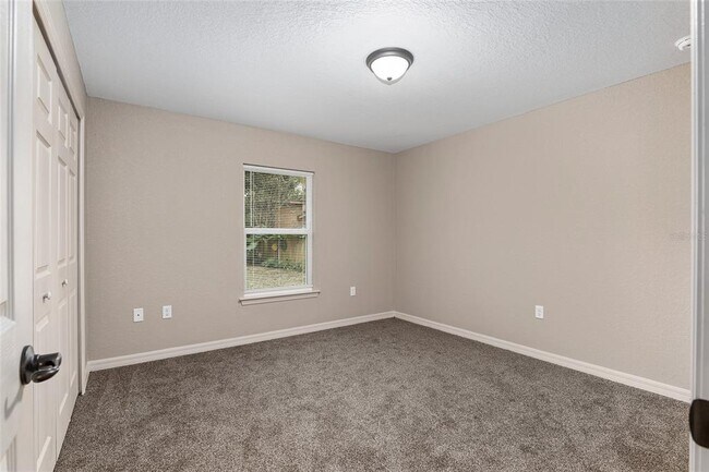 Building Photo - 5587 NW 62nd Ave