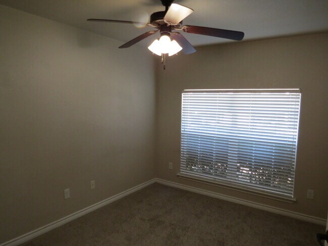 Building Photo - "Spacious 4-Bed Oasis in Killeen with Granite Touches & Cozy Fireplace!"