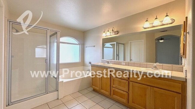 Building Photo - 14871 Apple Valley Rd