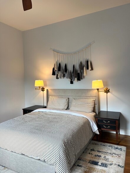 Bedroom 2 - Queen bed - 250 E Market St