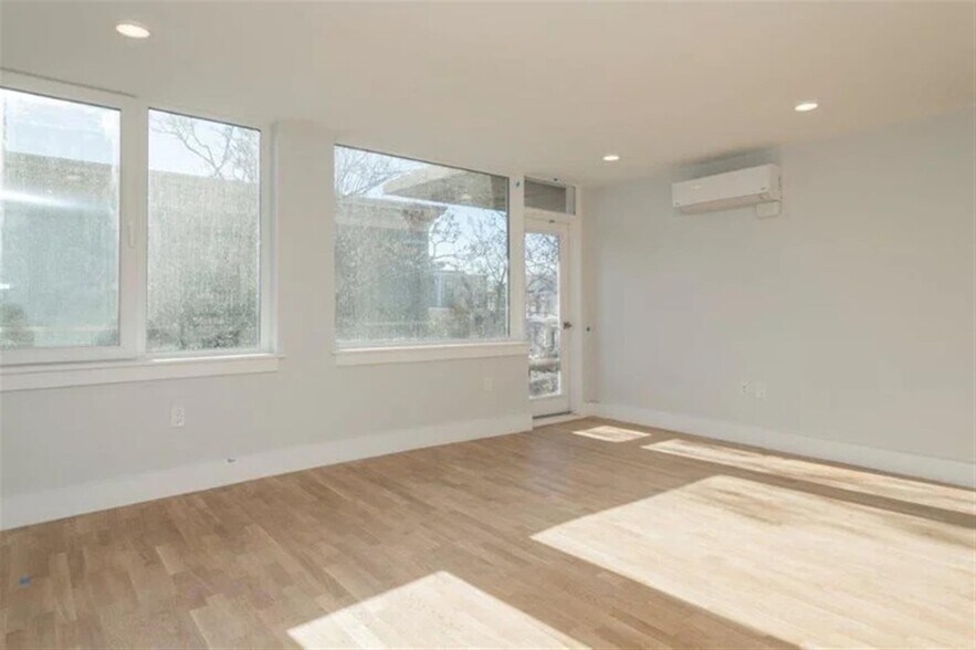 Building Photo - 335 Harvard St