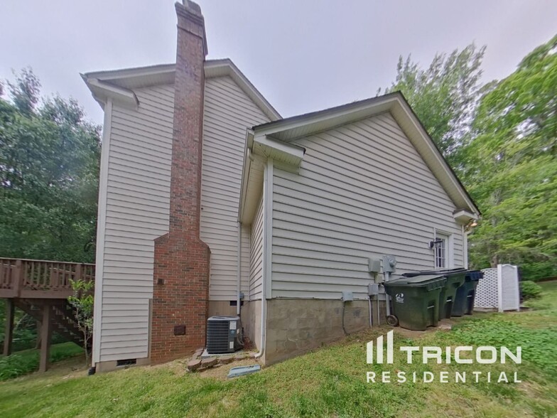 Building Photo - 13212 Sloe Way