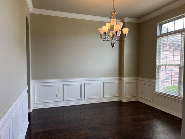 Building Photo - 3304 SW Briar Creek Ave
