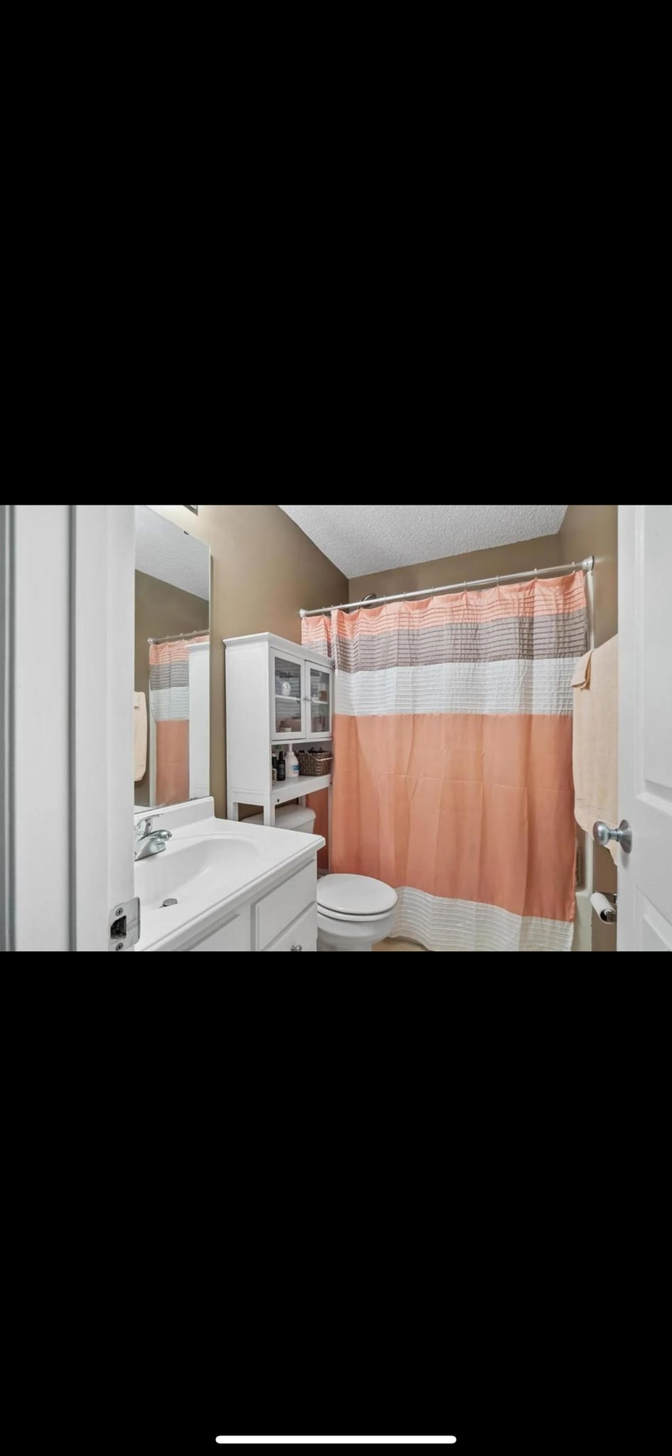 Building Photo - 11 Deer Grove Dr