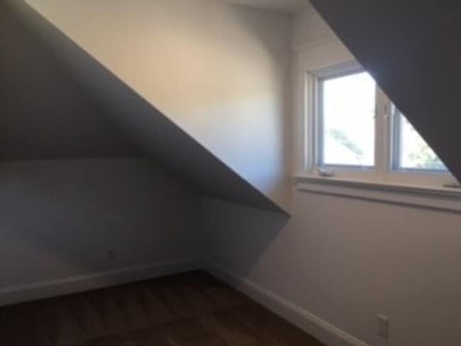 Building Photo - 1127 George St