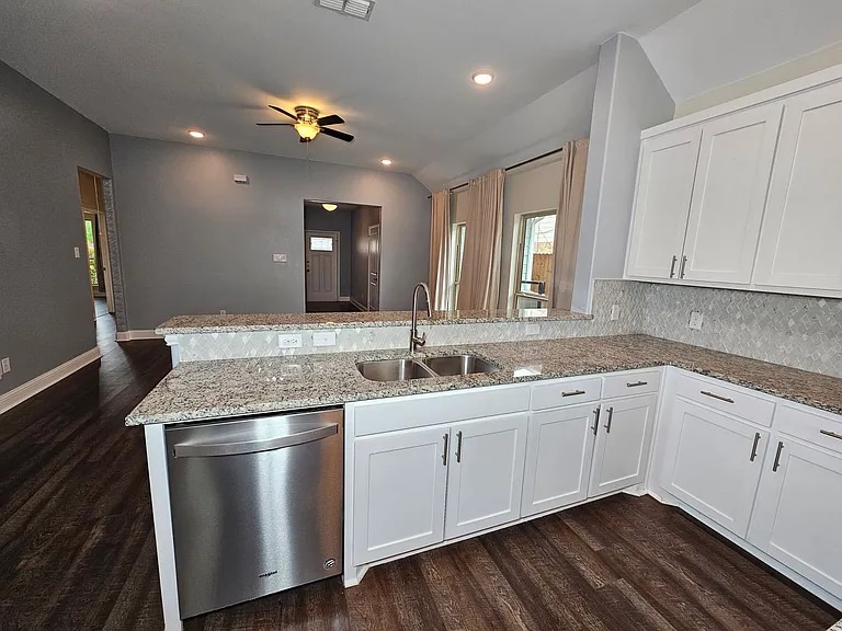 Building Photo - 3718 Harlingen St