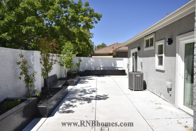 Building Photo - 288 Marsalla Dr