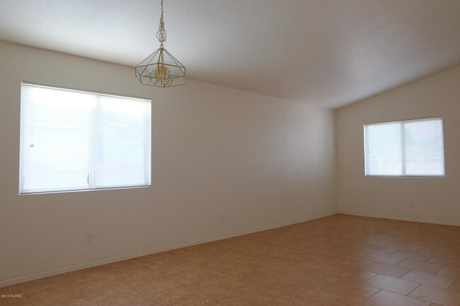 Building Photo - 8042 E Sundew Dr