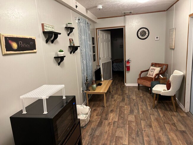 Primary Photo - ALL BILLS PAID! COZY FURNISHED MOBILE HOME...