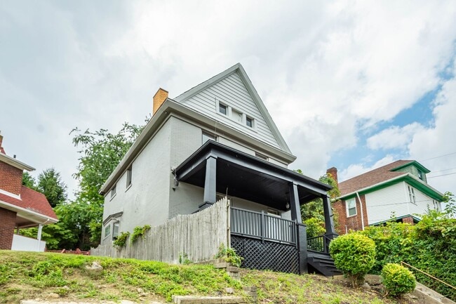 Building Photo - BLACK FRIDAY DEAL! SCORE 50% OFF 1ST MONTH'S RENT IF SIGNED BY NOV. 28! Stunning 4 bedroom home i...