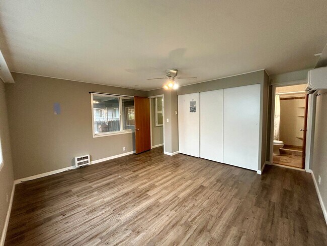 Building Photo - Spacious Single-Story Home on Corner Lot