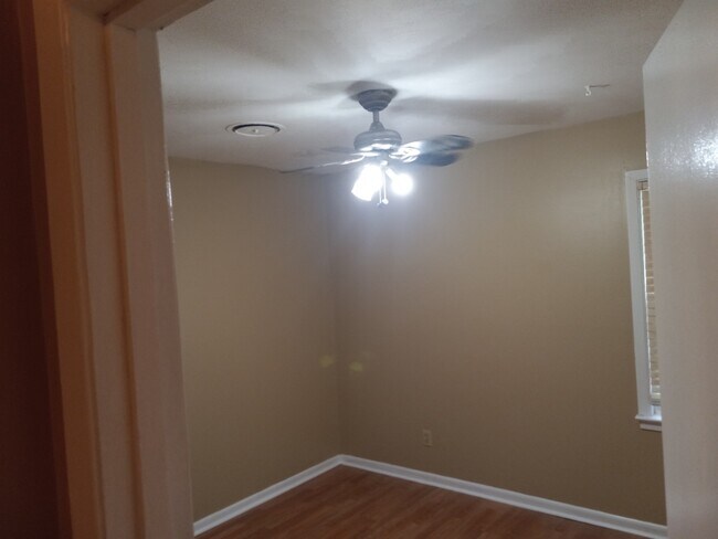 Building Photo - 1733 Carlyle Ave