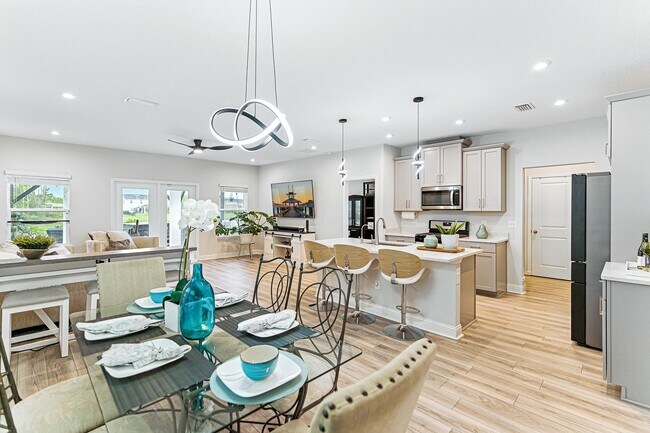 Building Photo - 105 Meadow Creek Dr