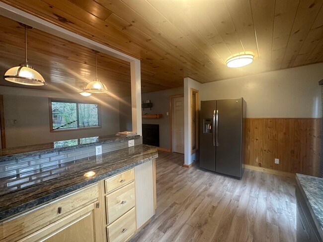 Building Photo - Charming 2 Bedroom, 2 Bathroom Home in Qui...