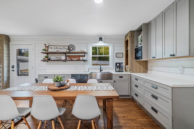 Dining Area-Sink 1-Dishwasher - 3415 Pinehill Rd