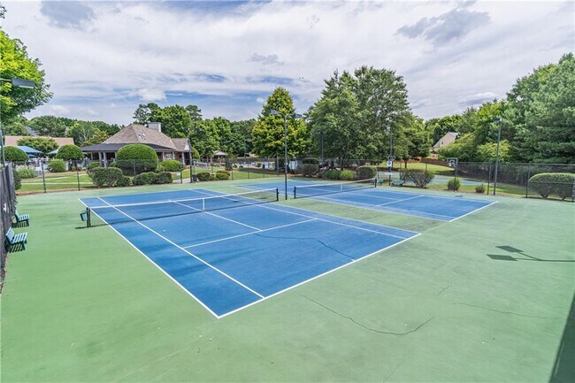 Building Photo - 230 Albrighton Ct