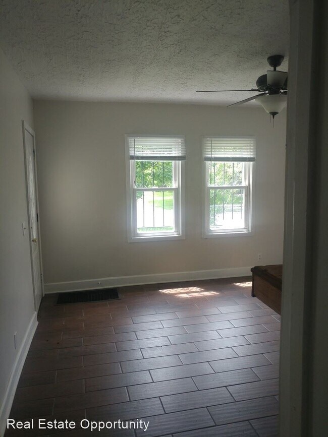 Building Photo - 2 br, 1 bath House - 664 Whitethorne Ave