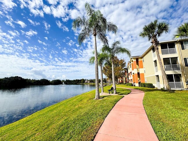 Building Photo - 1919 Summer Club Dr