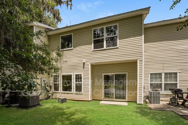 Building Photo - 148 Grand Oaks Dr