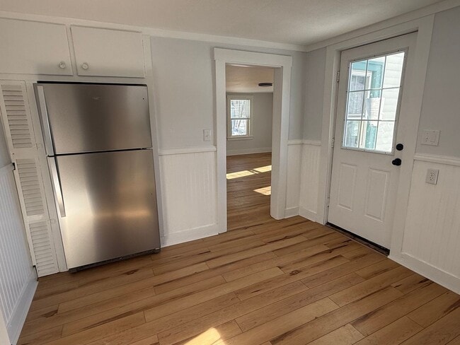 Building Photo - 623 S Main St