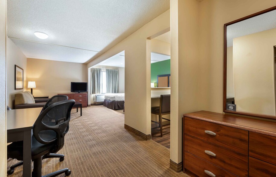 Building Photo - Furnished Studio-South Bend - Mishawaka - ...