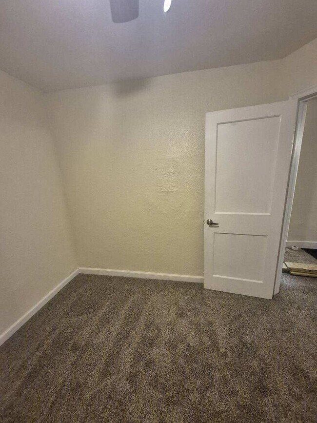 Building Photo - COZY CUTE & FRESHLY RENEWED 3 B.R. HOUSE!!