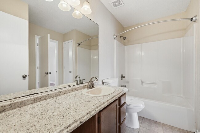 Building Photo - 1807 Whispering Oaks Ln