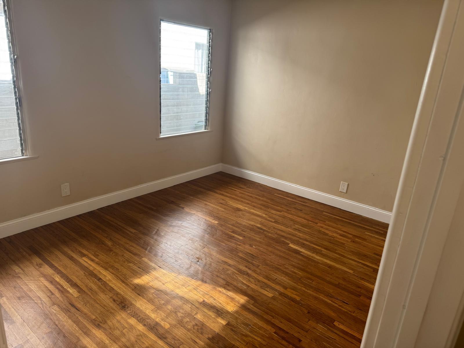 bedroom 2 with bathroom - 10821 Otsego St