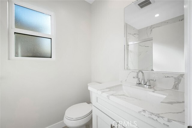 Building Photo - 417 Riverdale Dr