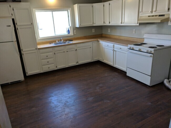 Building Photo - 1172 Wyoming Ave