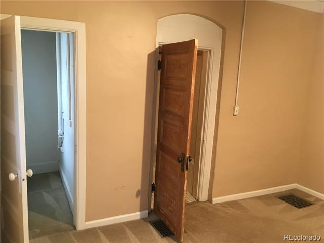 Building Photo - 1021 Cook St