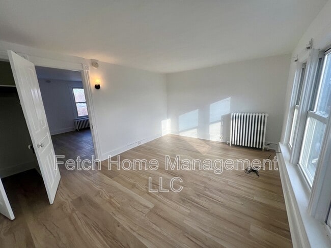 Building Photo - 312 N Reservoir St