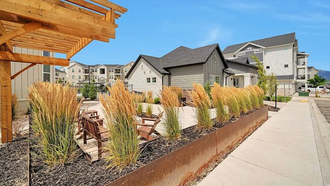 Building Photo - 1754 N Blaze Ln