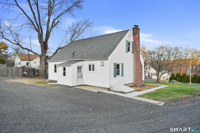 Building Photo - 56 Beaver Brook Rd