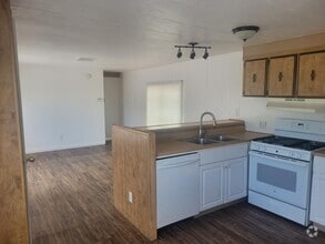 Building Photo - 3 Bed 2 Bath