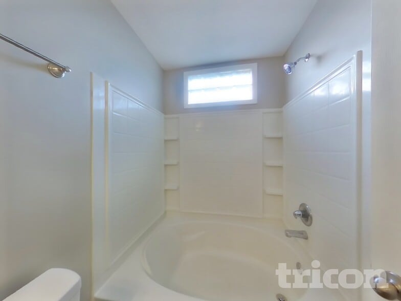 Building Photo - 963 Redwood Dr