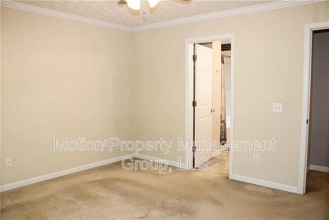 Building Photo - 861 Windward Rd