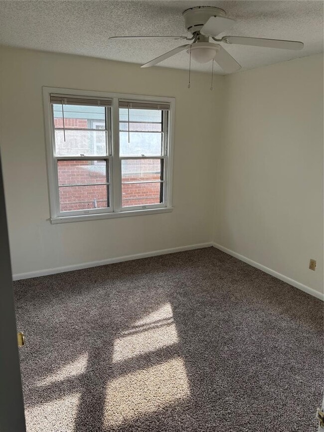 Building Photo - 1324 Dorchester Dr