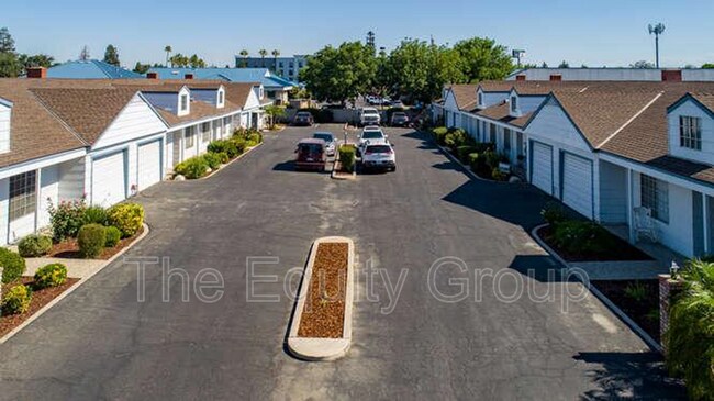 Building Photo - 850 E Merritt Ave